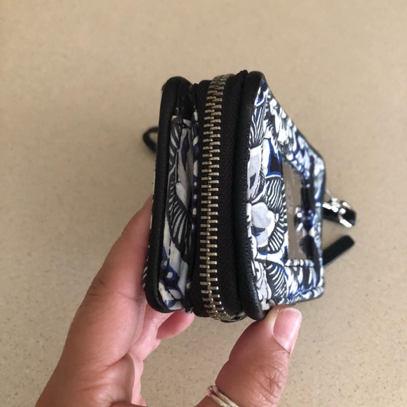 🖤Vera Bradley Wristlet Wallet 🖤 - Picture 4 of 13